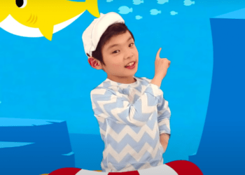 «Baby shark, doo, doo, doo, doo, doo, doo.»