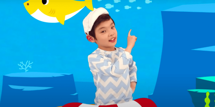 «Baby shark, doo, doo, doo, doo, doo, doo.»