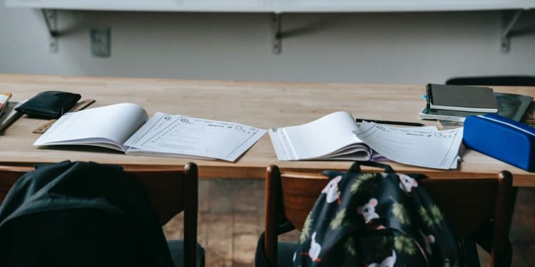 Campagne de bourses scolaires Françaises 2021-2022