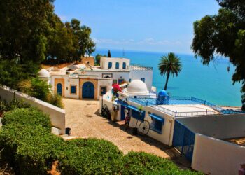 Le Café des Délices niché à Sidi Bou Saïd en Tunisie