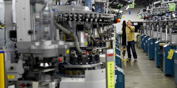 Amélioration du déficit de la balance commerciale industrielle en 2023