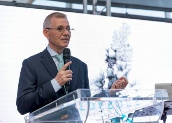 Le Mövenpic Hôtel du Lac Tunis accueille son nouveau General Manager, Eric Vittenet, avec une exposition artistique