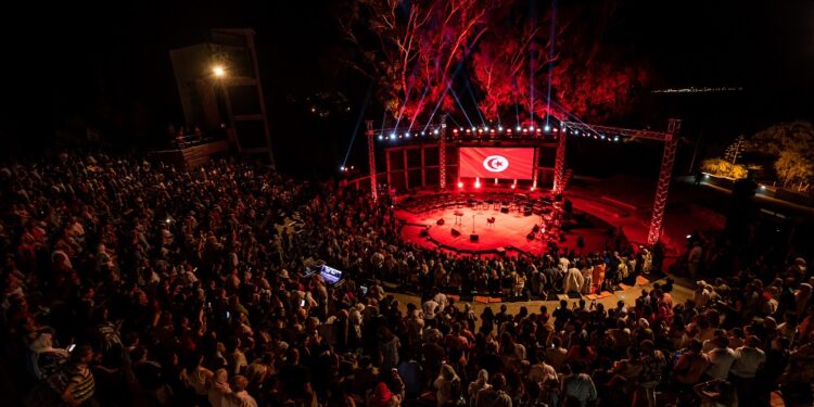 Soirée de la chanson tunisienne  au Festival International de Hammamet