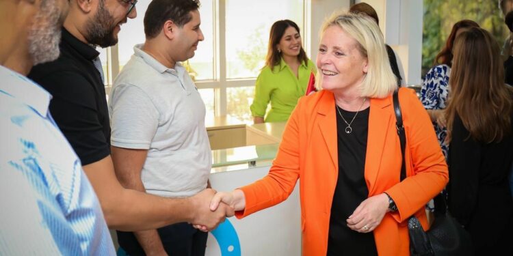 Tetra Pak reçoit la visite de son Excellence l’ambassadrice de Suède