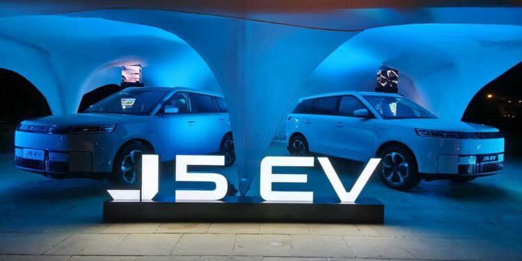 JAECOO J5 EV en Tunisie : le SUV 100 % électrique à 74 900 TND, avec 402 km d’autonomie